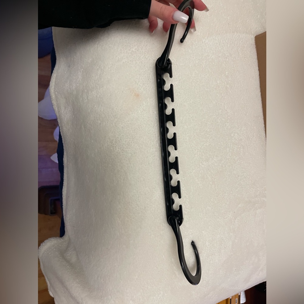 Retractable Hangers